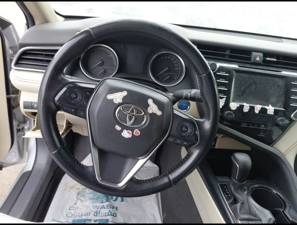 Toyota Camry GLE HEV  2020 image