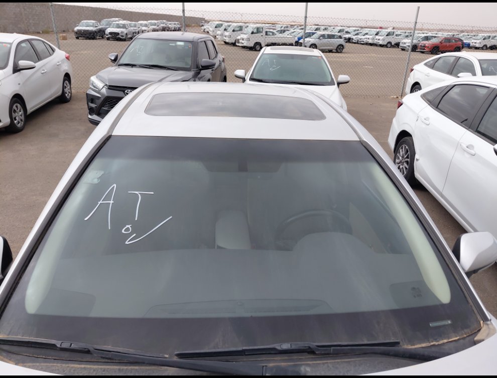 Toyota Camry GLE HEV  2020 image