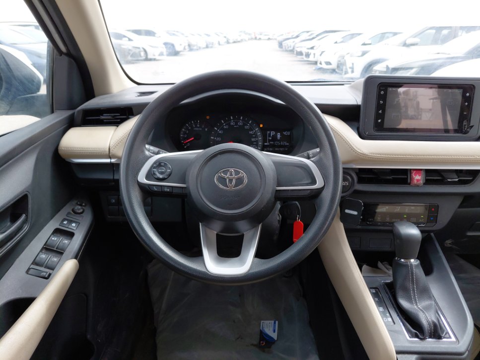 Toyota Yaris YX 2023 image