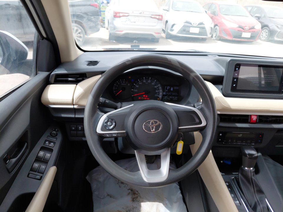 تويوتا يارس Y 2023 image