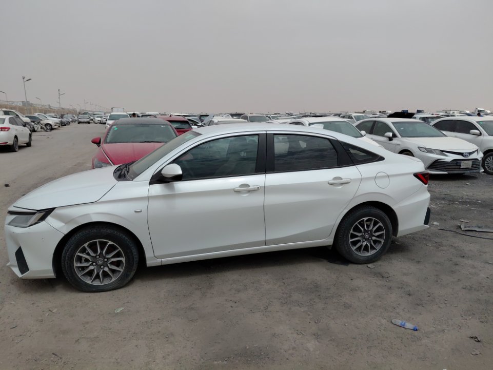 تويوتا يارس Y 2023 image