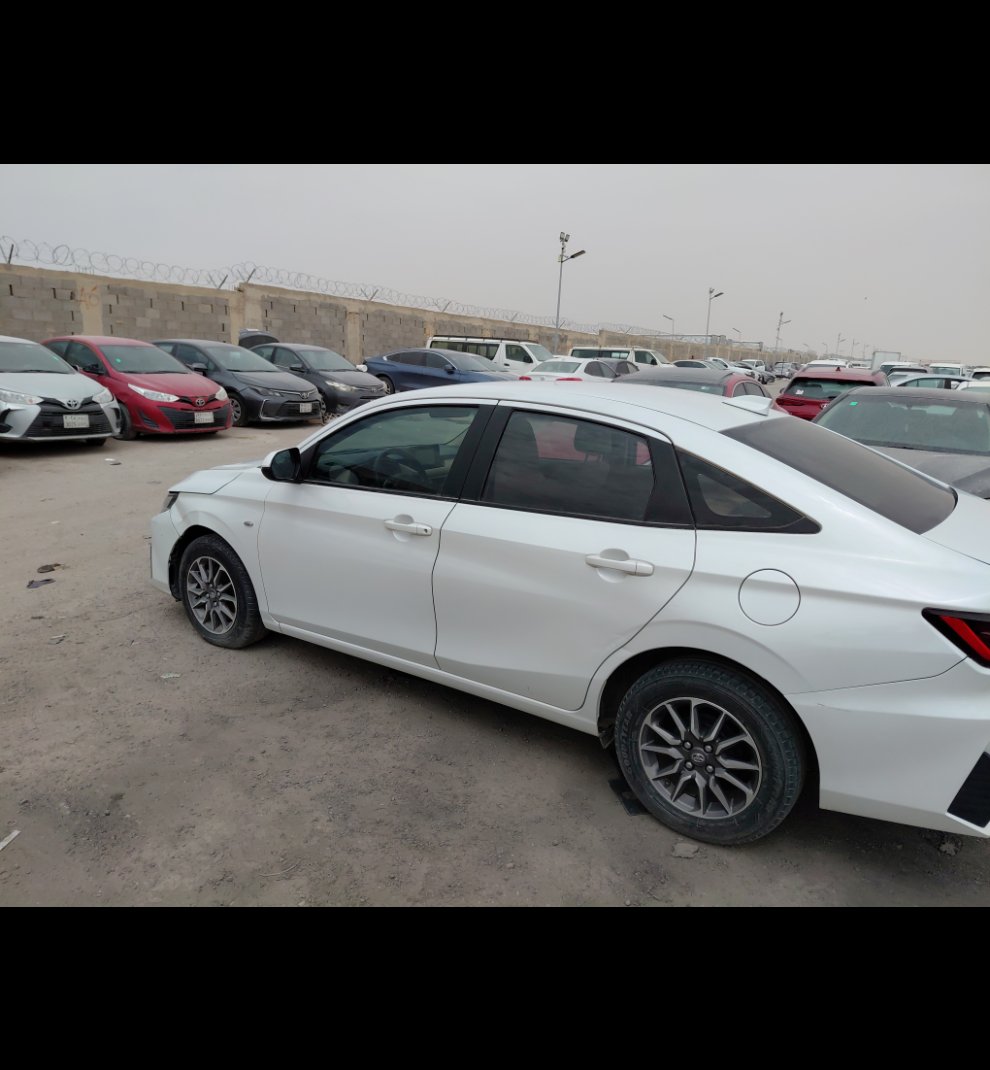 تويوتا يارس Y 2023 image