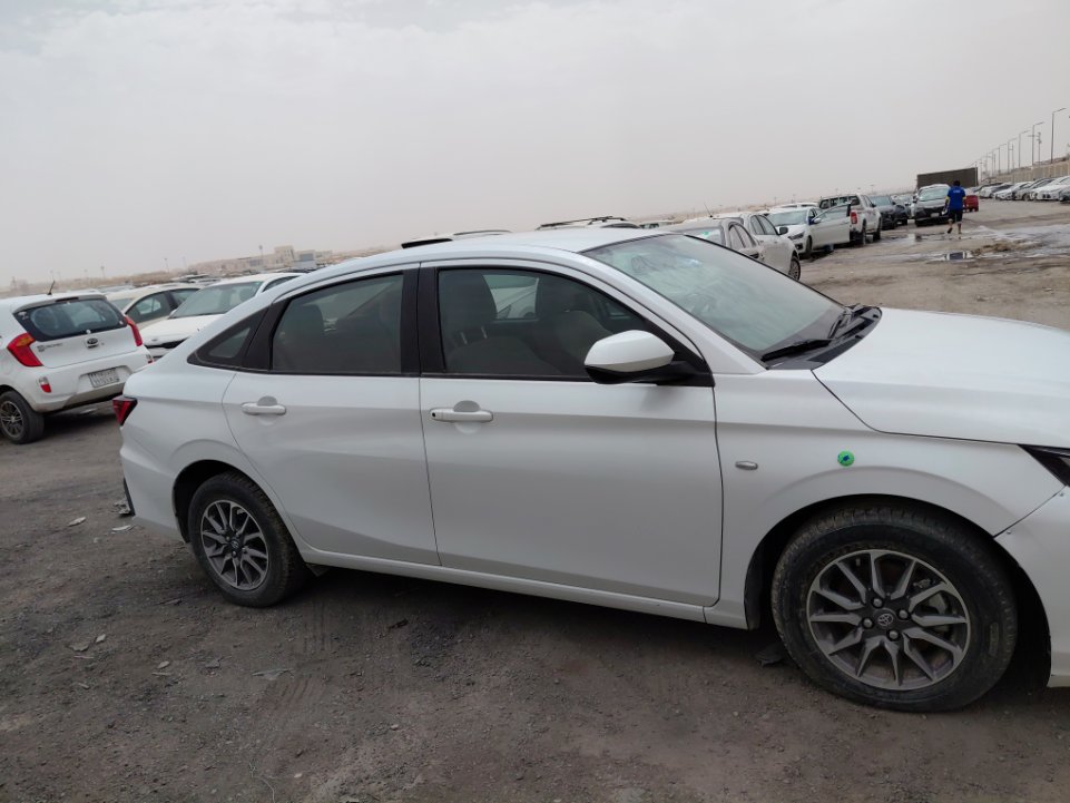 تويوتا يارس Y 2023 image