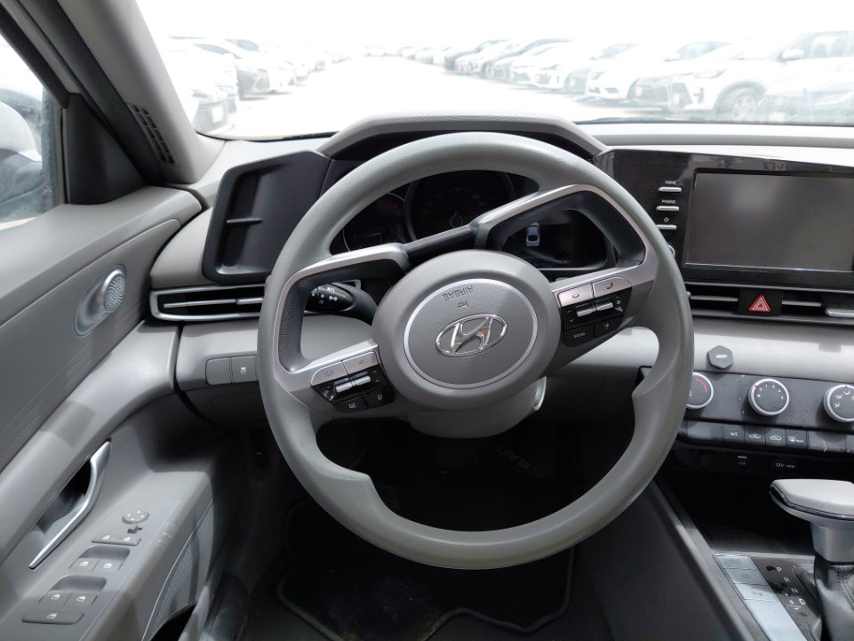 Hyundai Elantra STD 2023 image