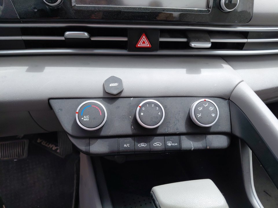 Hyundai Elantra STD 2023 image
