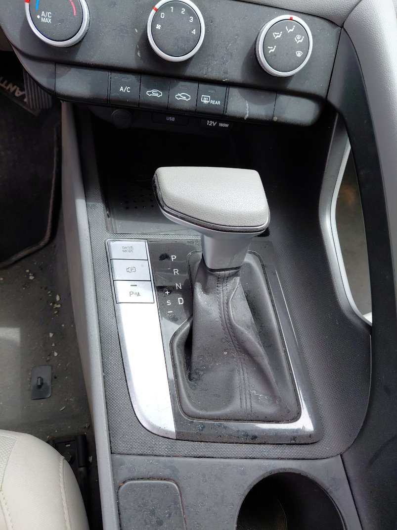 Hyundai Elantra STD 2023 image
