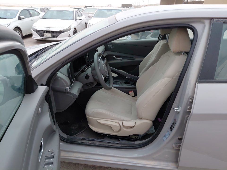 Hyundai Elantra STD 2023 image