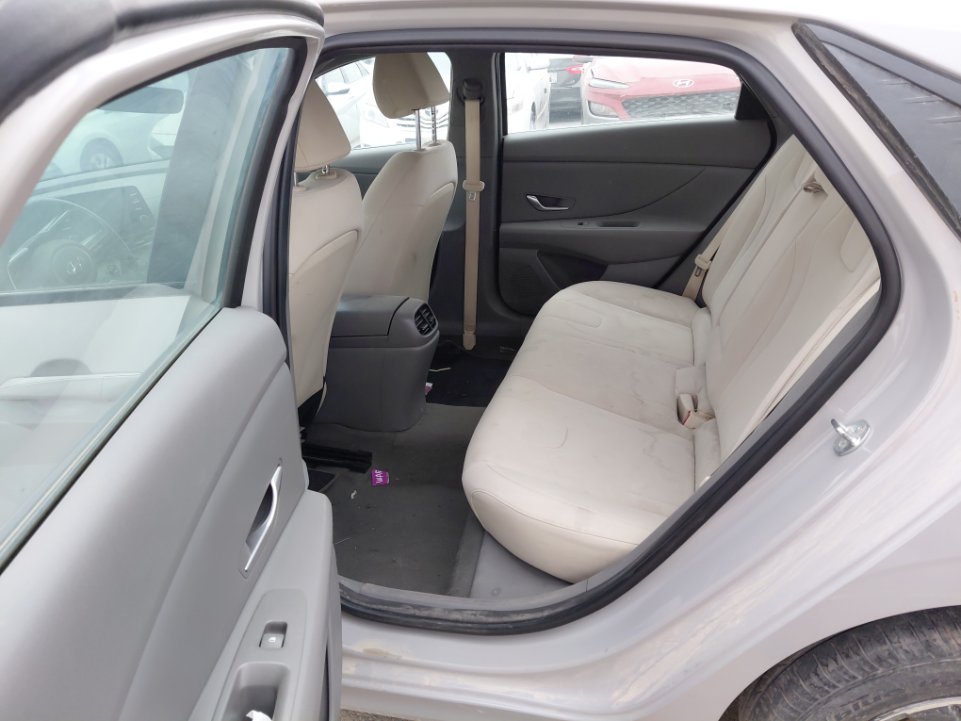 Hyundai Elantra STD 2023 image