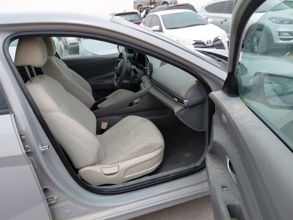 Hyundai Elantra STD 2023 image