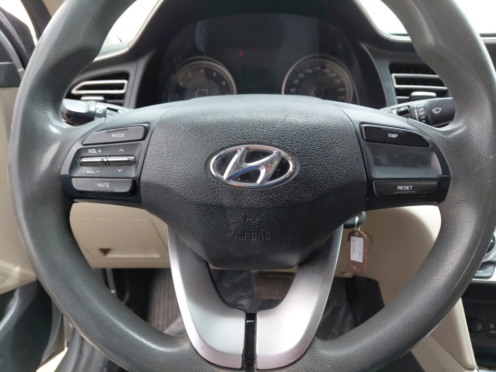 هيونداي إلنترا GL 2020 image