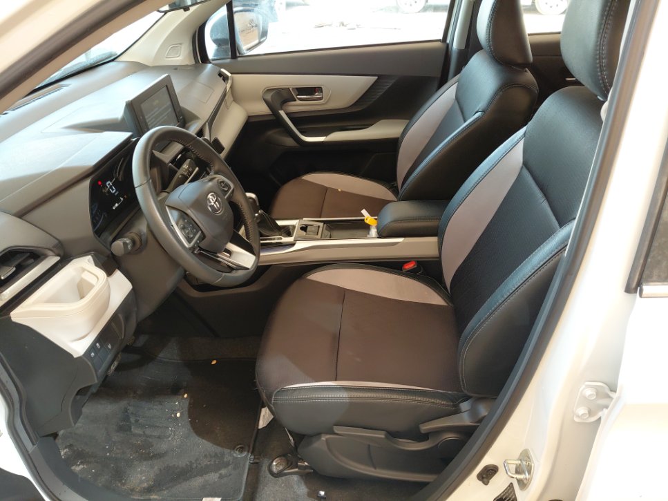 Toyota VELOZ GLX 2024 image