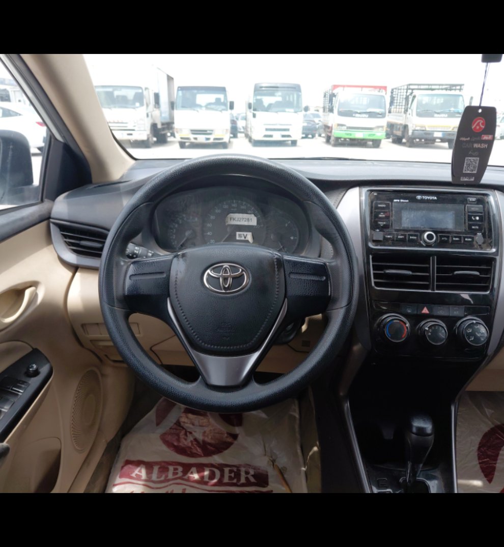 Toyota Yaris Y FLT 2022 image