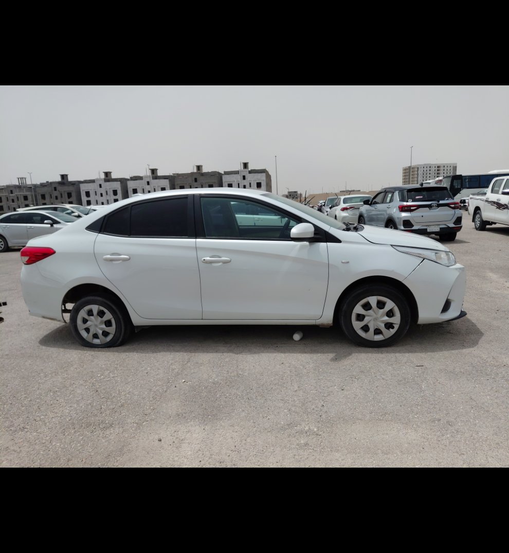 Toyota Yaris Y FLT 2022 image