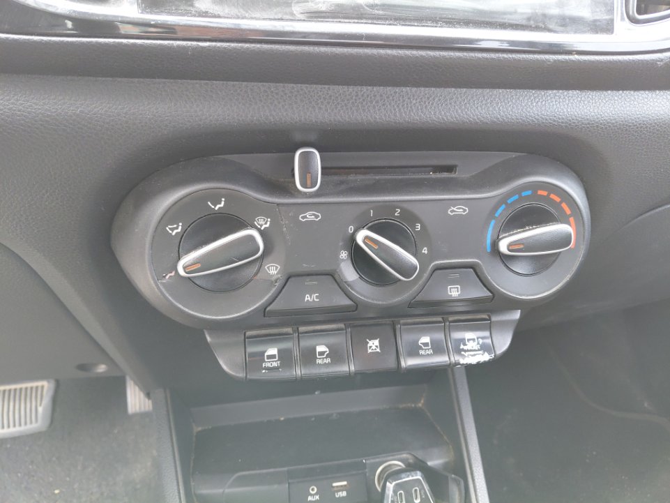 كيا بيجاس اي اكس 2020 image