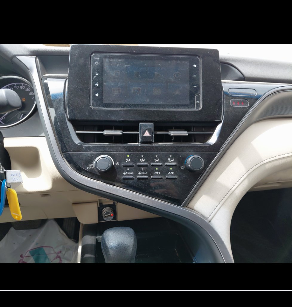Toyota Camry LE 2023 image