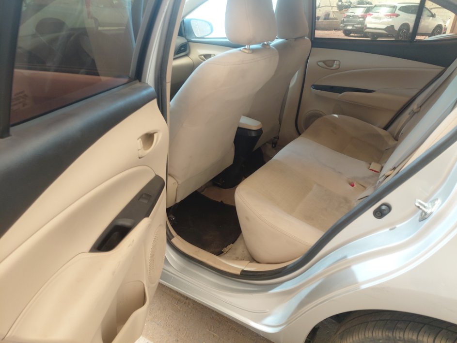 Toyota Yaris Y FLT  2022 image