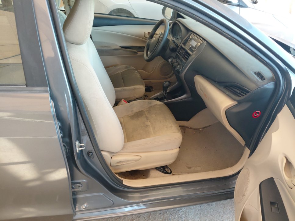 Toyota Yaris Y FLT  2021 image