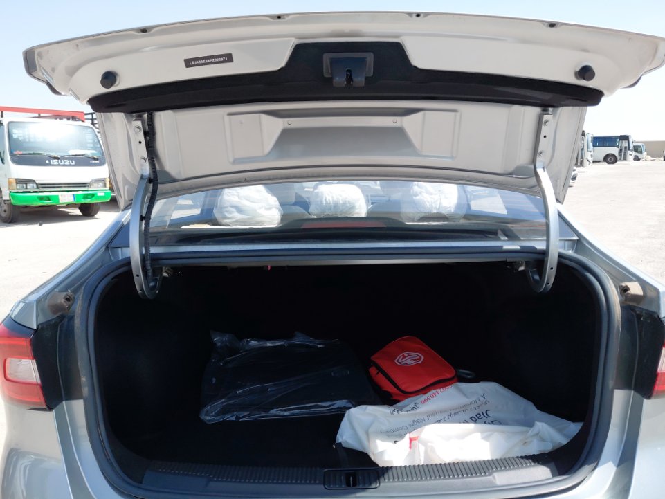 إم جي 5 عادي 2023 image