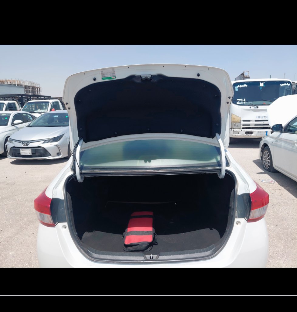 Toyota Yaris Y FLT 2022 image