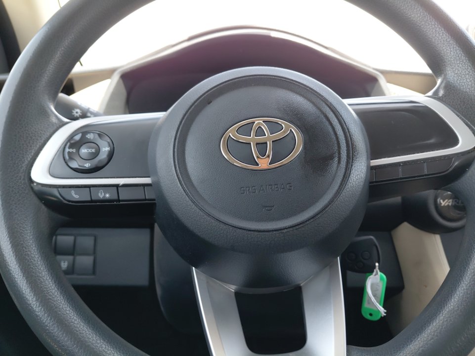 Toyota Yaris Y 2024 image
