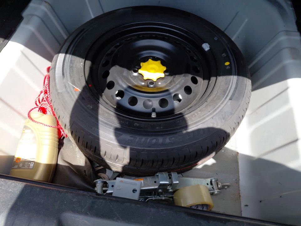Toyota Yaris Y 2024 image