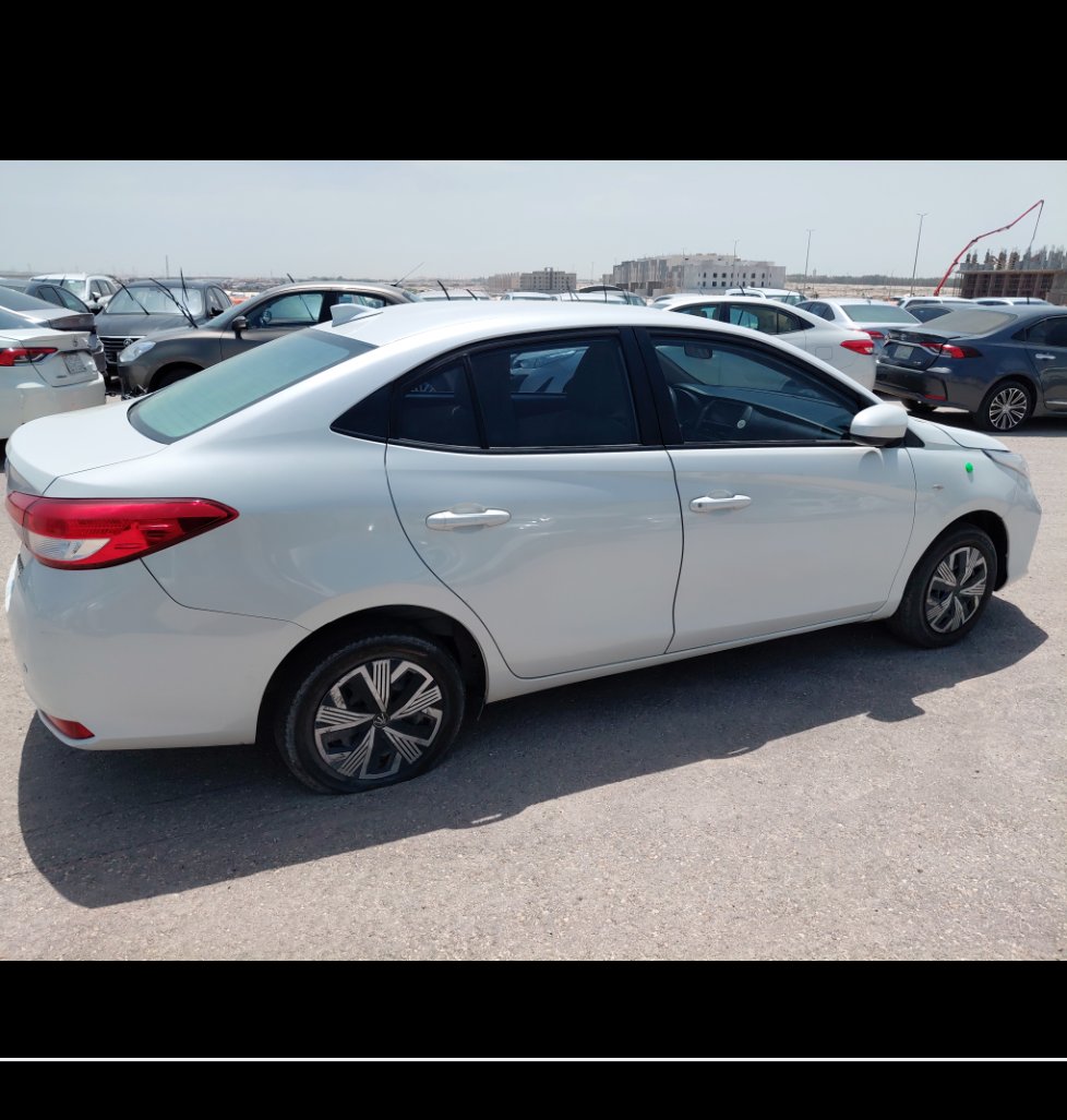 Toyota Yaris Y FLT 2022 image