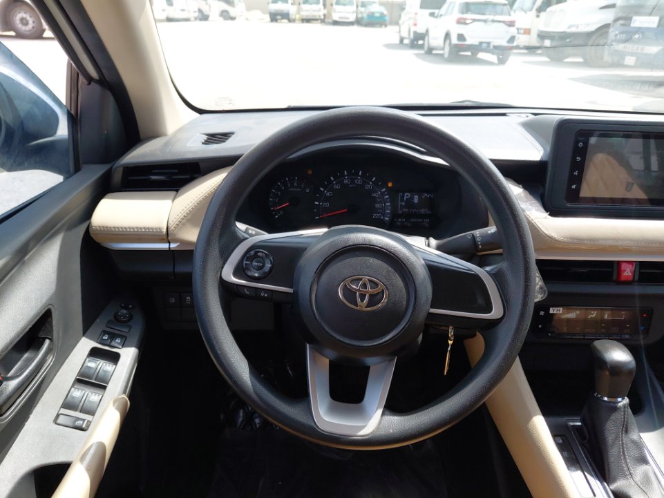 Toyota Yaris Y 2024 image