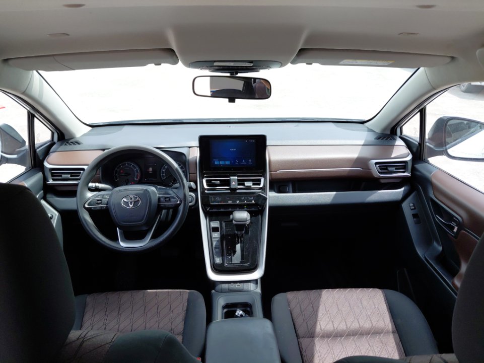 Toyota Innova GL 2024 image