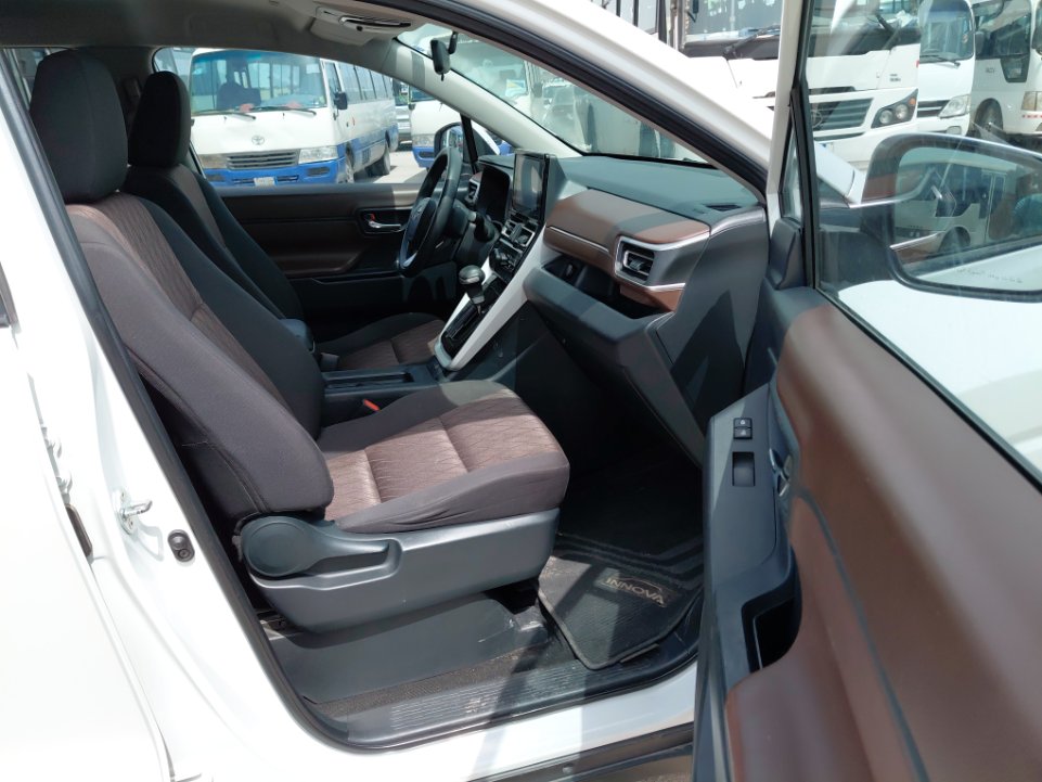 Toyota Innova GL 2024 image