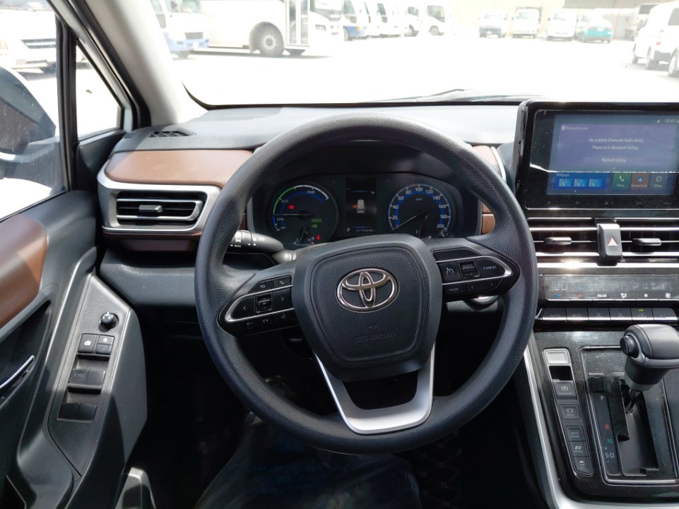 Toyota Innova GLE HEV  2024 image