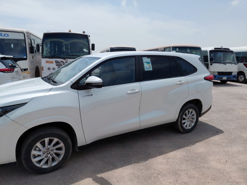 Toyota Innova GLE HEV  2024 image