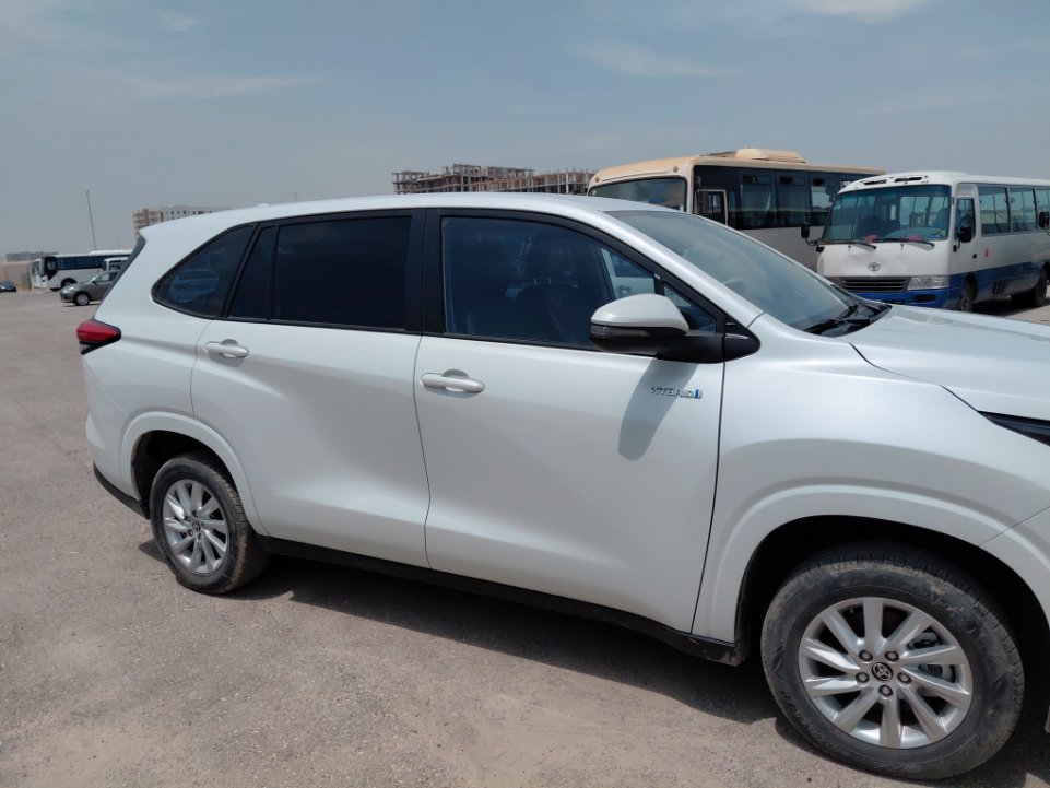 Toyota Innova GLE HEV  2024 image