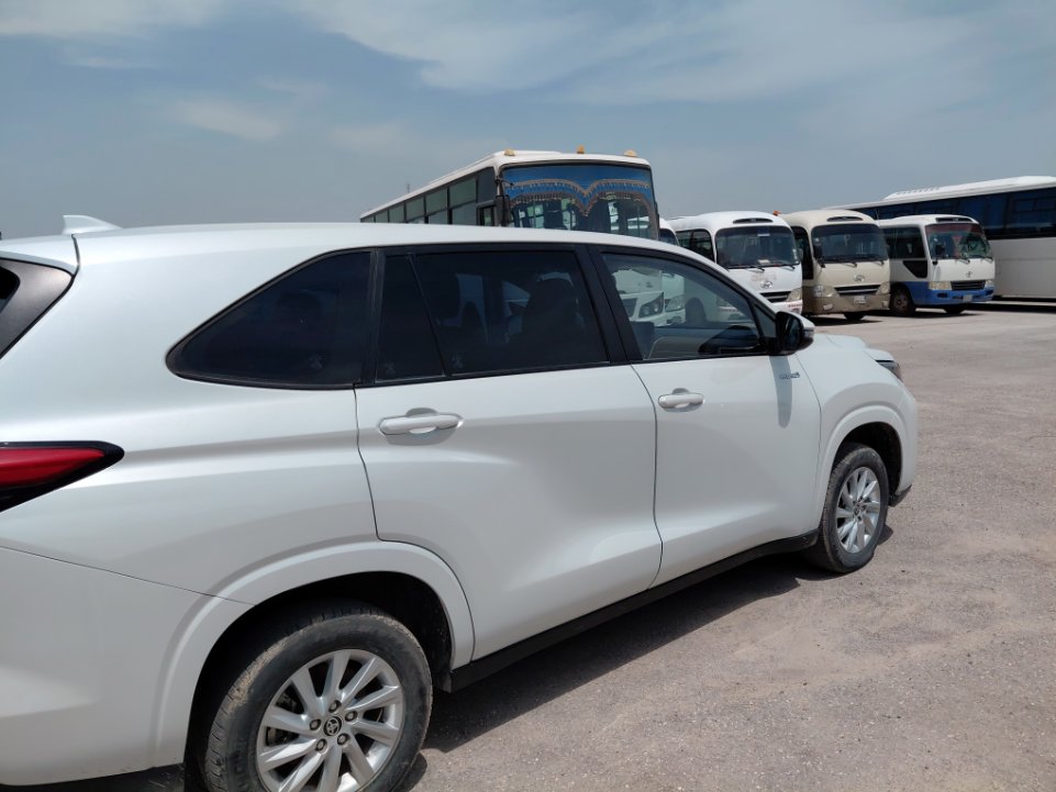 Toyota Innova GLE HEV  2024 image