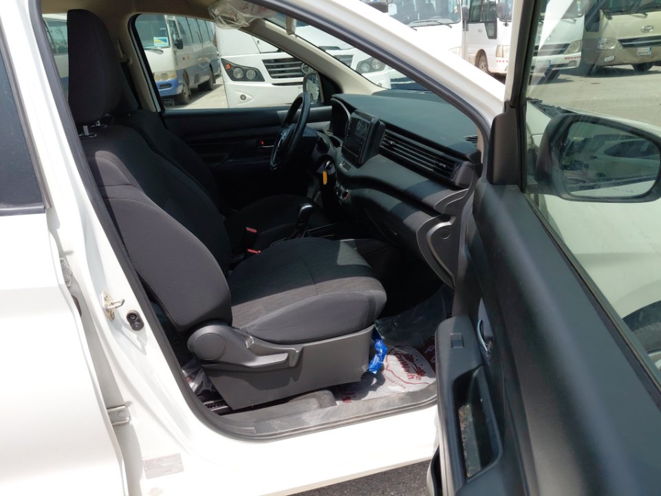 سوزوكي ارتيجا GL 2024 image