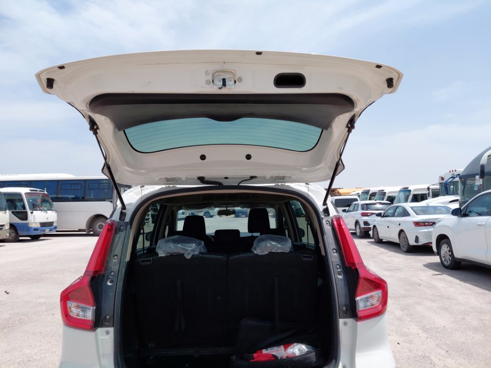 سوزوكي ارتيجا GL 2024 image