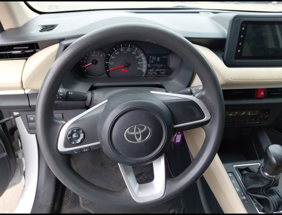 Toyota Yaris Y 2023 image