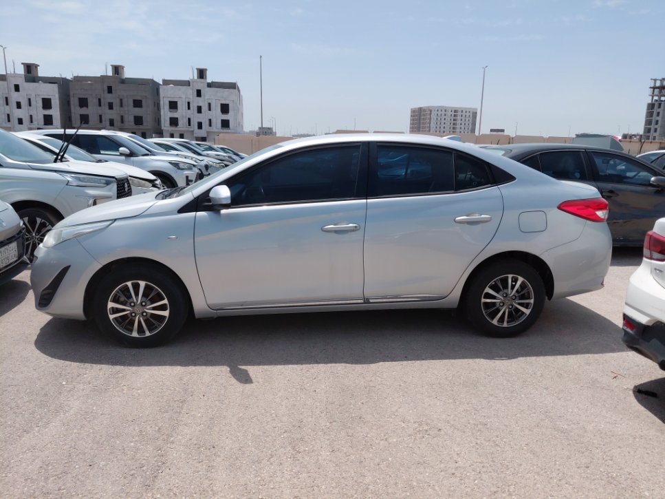 Toyota Yaris Y PLUS 2020 image
