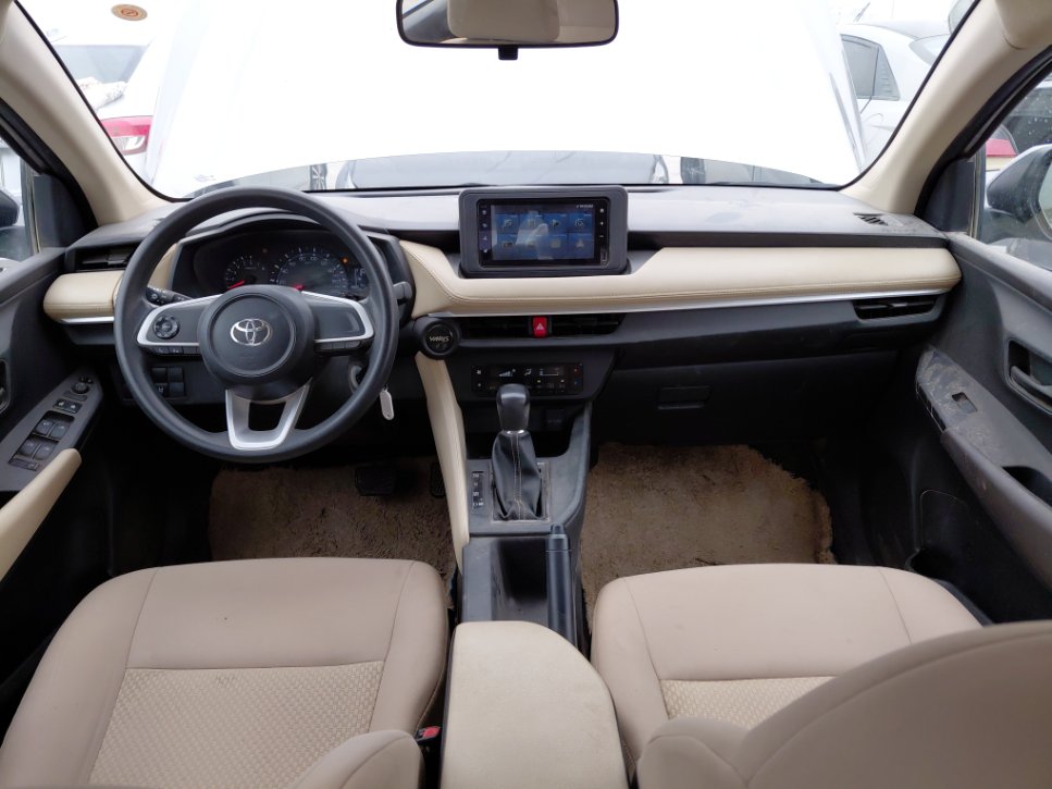 Toyota Yaris Y 2023 image