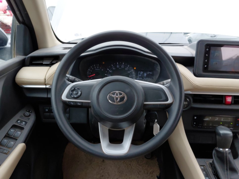 Toyota Yaris Y 2023 image