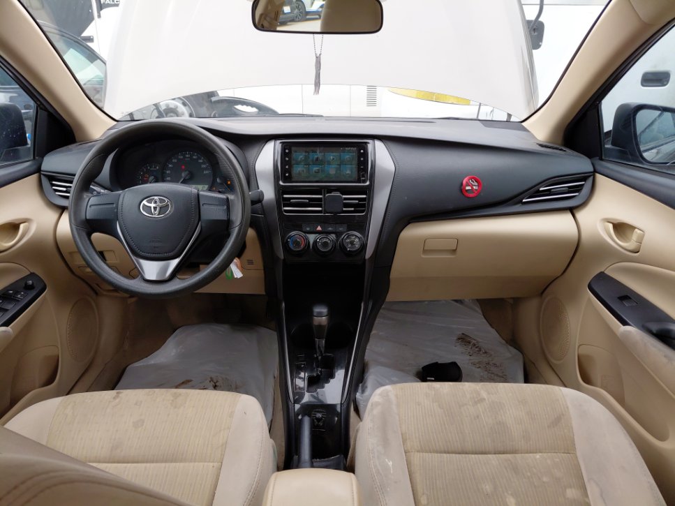 Toyota Yaris Y FLT 2022 image