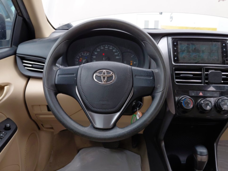 Toyota Yaris Y FLT 2022 image