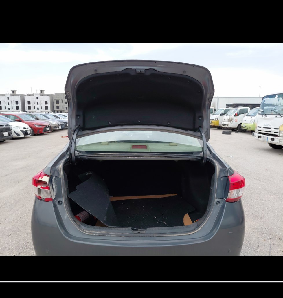 تويوتا يارس Y FLT 2020 image