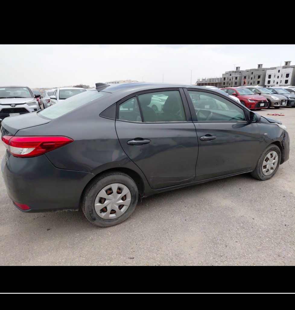 تويوتا يارس Y FLT 2020 image