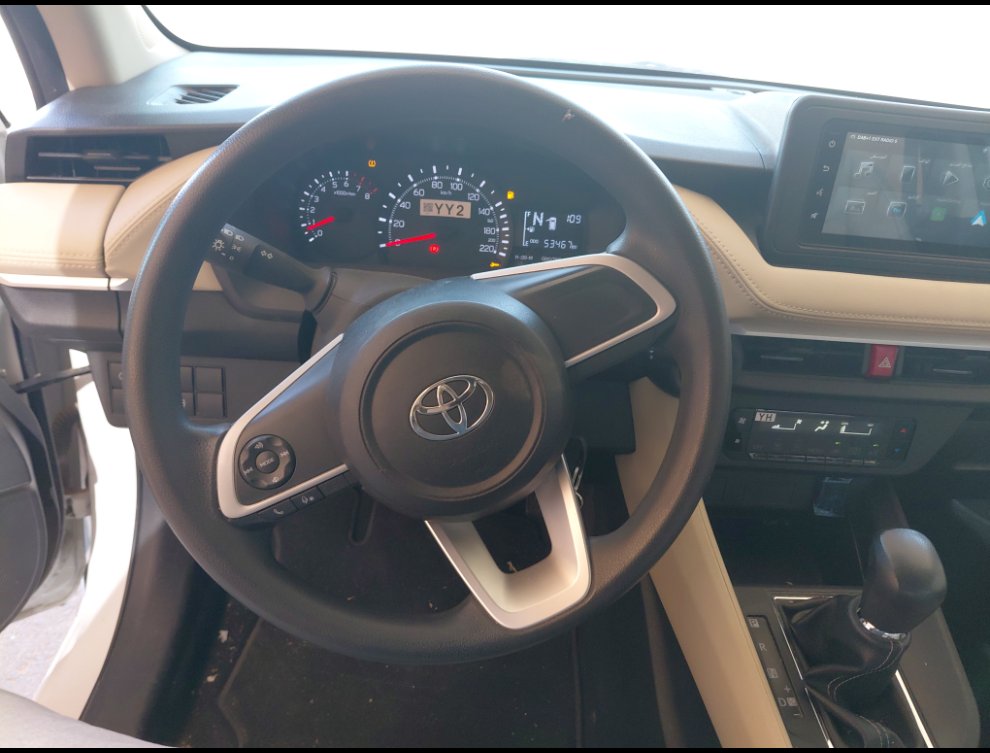 Toyota Yaris Y 2024 image
