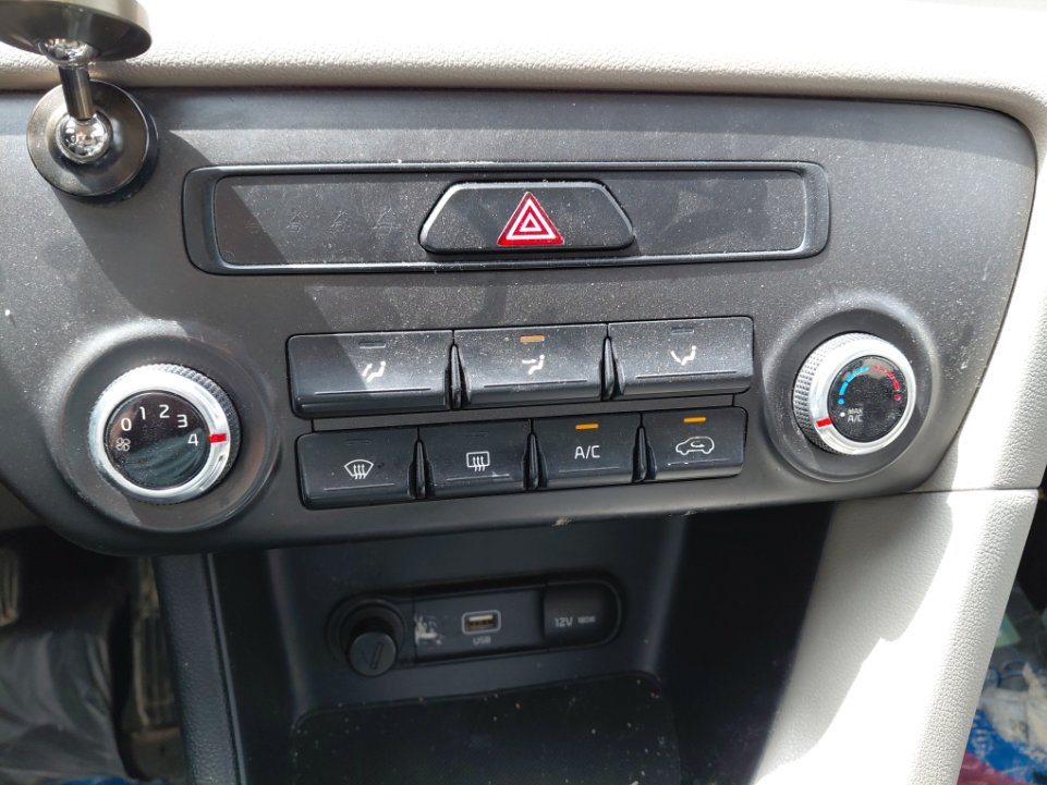 كيا سبورتاج QLE LX 4WD 2022 image