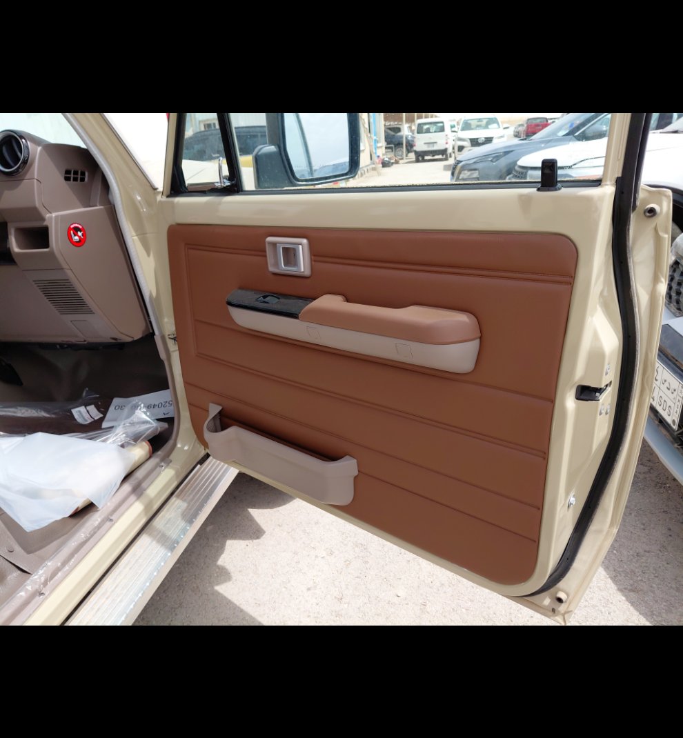 تويوتا لاند كروزر LC 70 SDLX - 4X4 - 2025 image