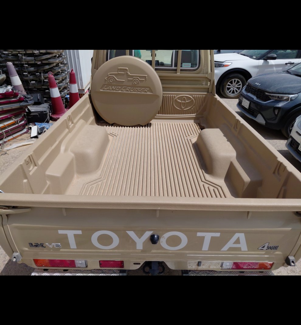 تويوتا لاند كروزر LC 70 SDLX - 4X4 - 2025 image