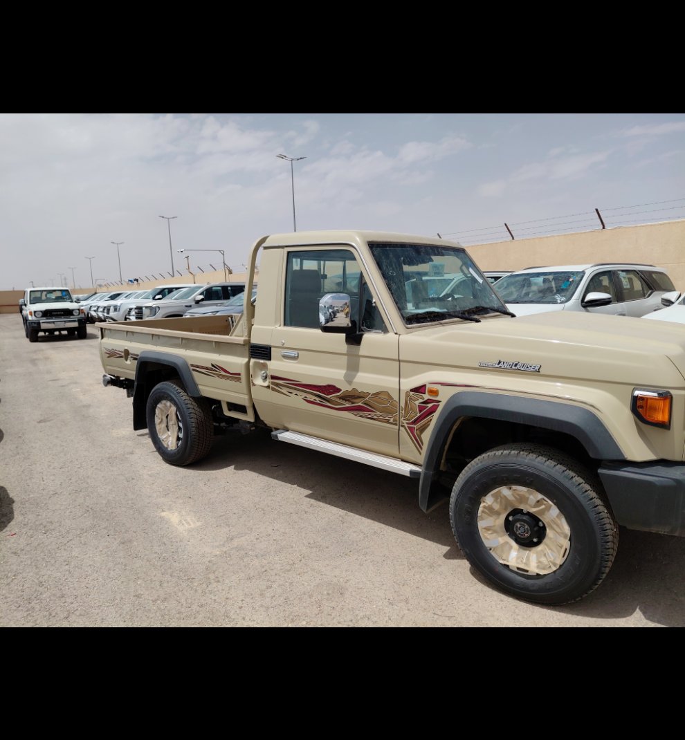 تويوتا لاند كروزر LC 70 SDLX - 4X4 - 2025 image