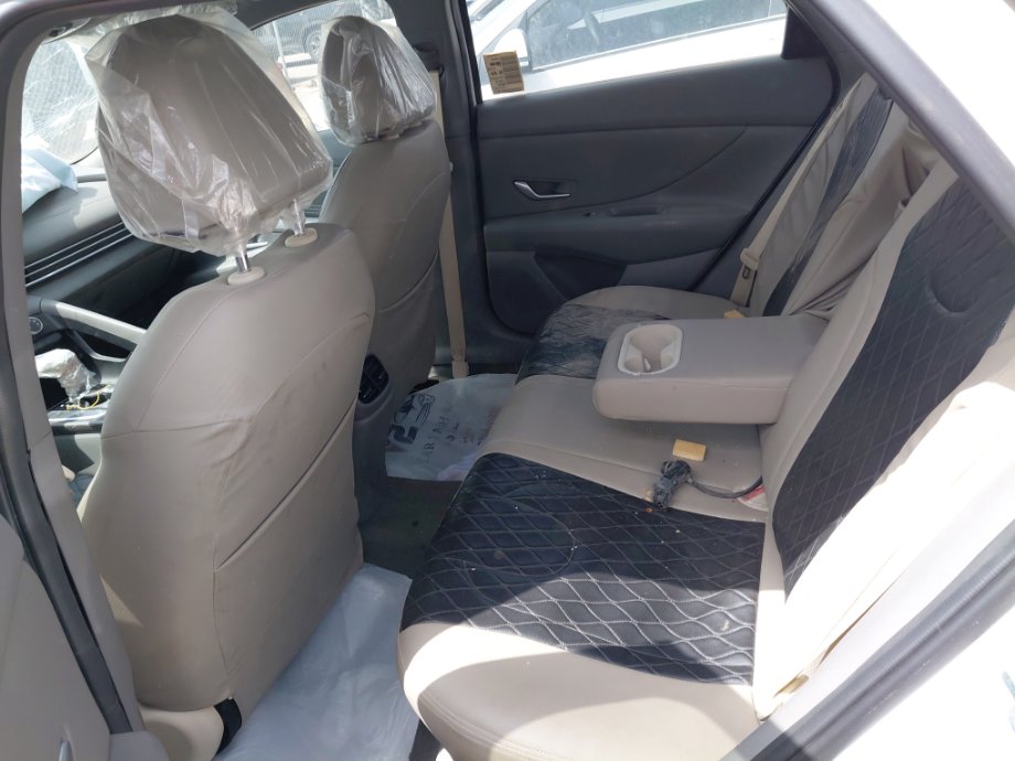 Hyundai Elantra  2022 image