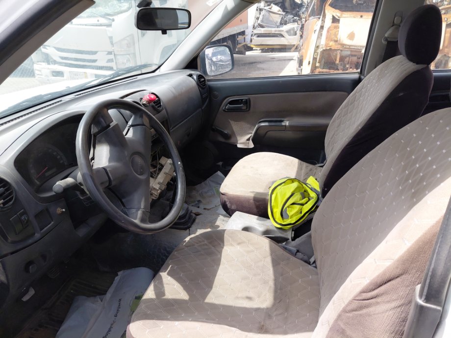 Isuzu D MAX  2012 image